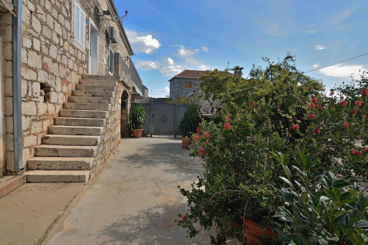 House Tihana Donje Selo na Šolti Kültér fotó